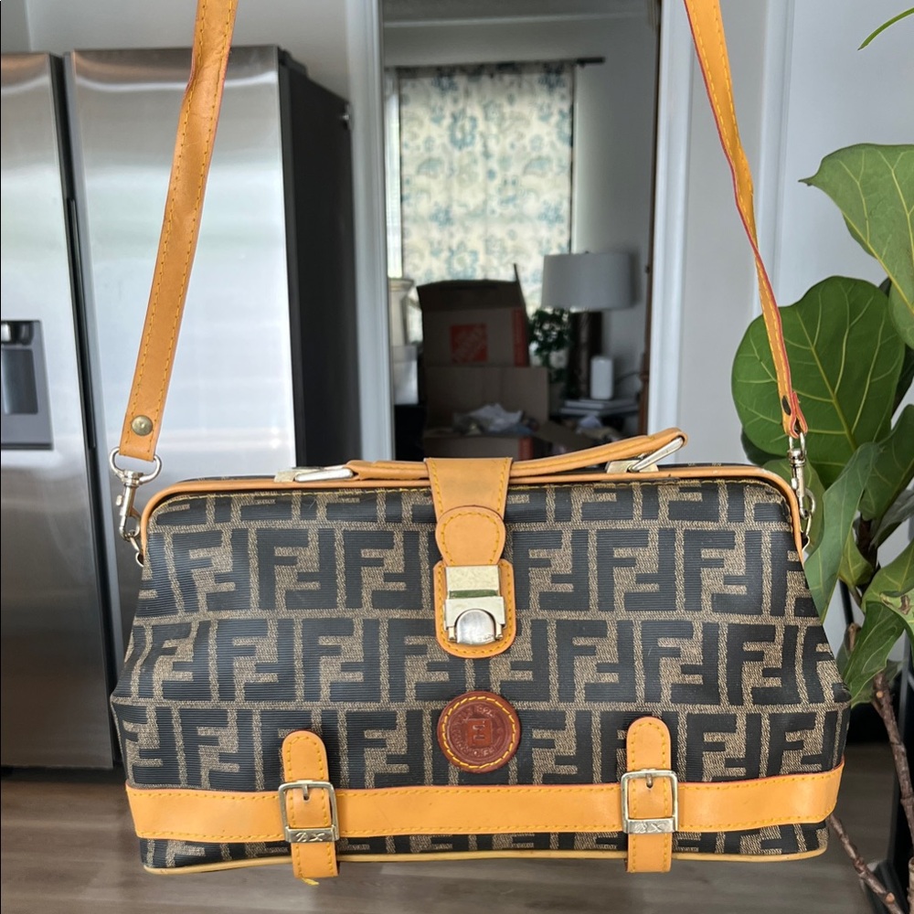 Vintage fendi doctors bag
